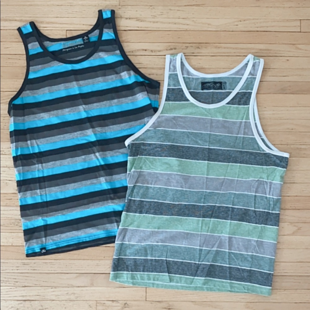 LOT Men’s striped tanks buckle size large